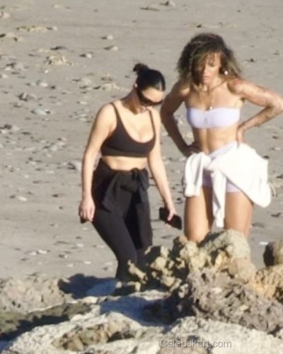 Kim Kardashian Beach Workout Malibu Look, 2026 3