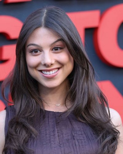 Kira Kosarin stuns in stylish look at premiere 2026