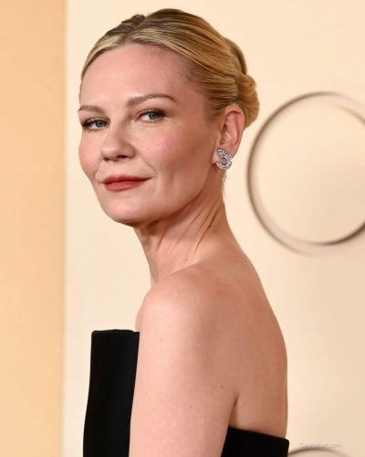 Kirsten Dunst stuns in stylish look at appearance 2026