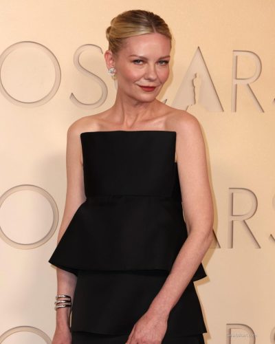 Kirsten Dunst showcases stylish look