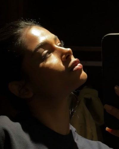 Komal Ilsanker stuns in stylish look at Instagram post 2026