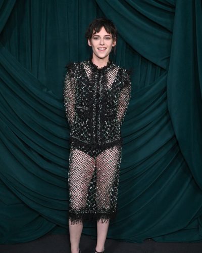 Kristen Stewart looks stunning in stylish look