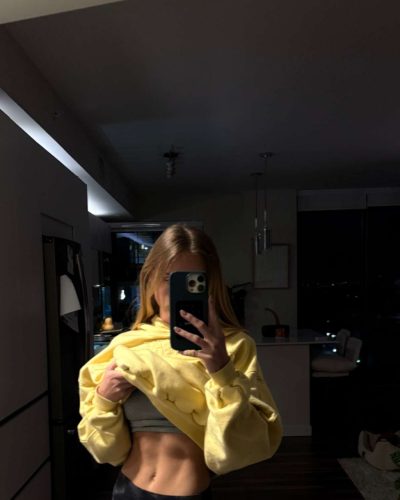 Kyla Dodds looks stunning in stylish look