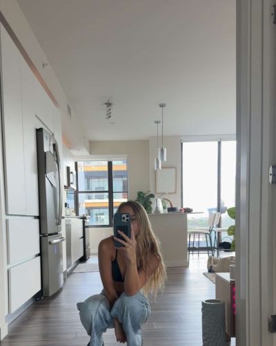 Kyla Dodds showcases stylish look