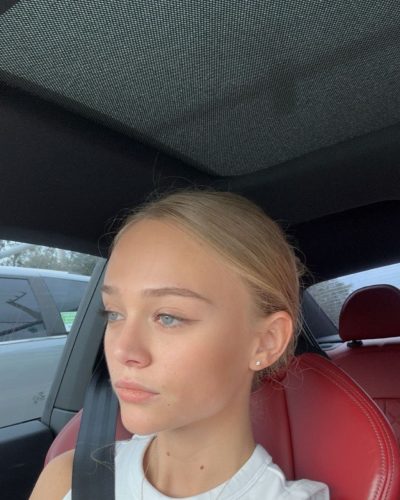 Kyla Dodds showcases stylish look