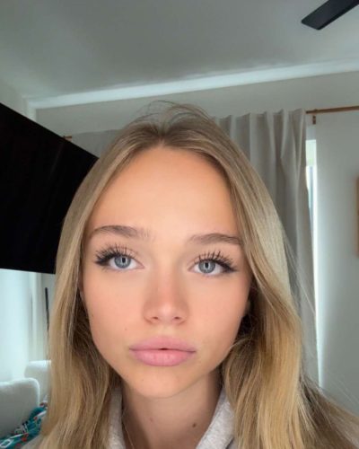 Kyla Dodds turns heads in stylish look