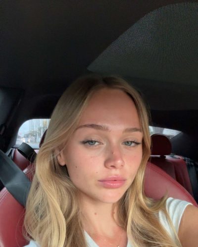 Kyla Dodds looks stunning in stylish look