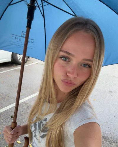 Kyla Dodds turns heads in stylish look