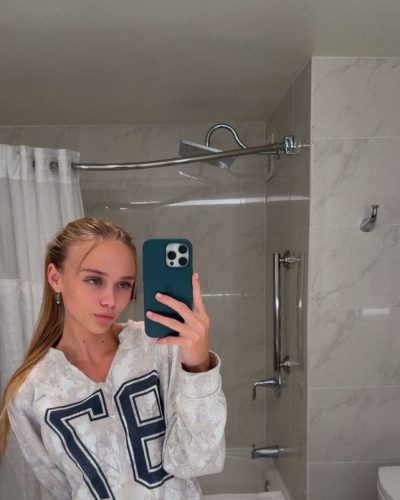 Kyla Dodds Stunning Look At Red Carpet Premiere 2023 10