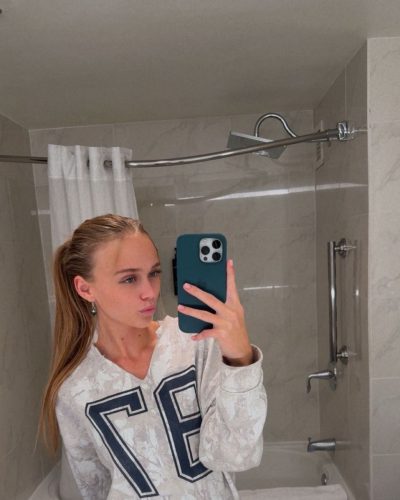 Kyla Dodds Stunning Look At Red Carpet Premiere 2023 11