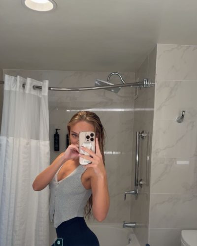 Kyla Dodds Stunning Look At Red Carpet Premiere 2023 18