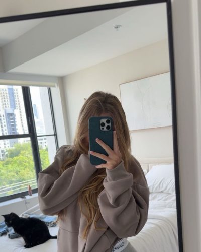 Kyla Dodds Stunning Look At Red Carpet Premiere 2023 42