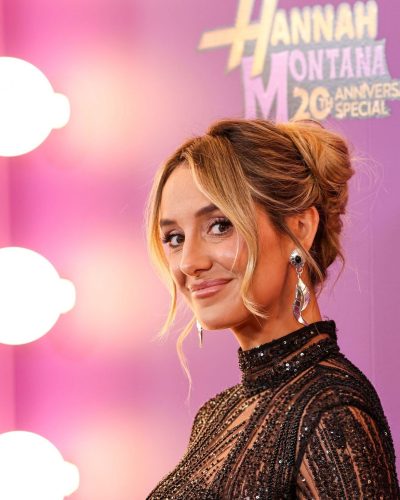 Lainey Wilson At Hannah Montana 20th Anniversary 2026 5