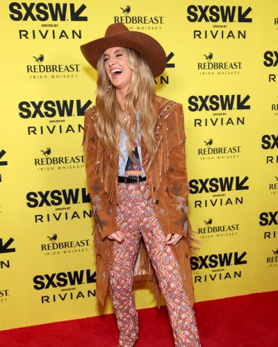 Lainey Wilson showcases stylish look