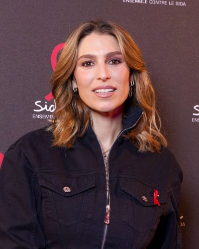 Laury Thilleman looks stunning in stylish look