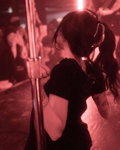 Maggie Lindemann turns heads in stylish look