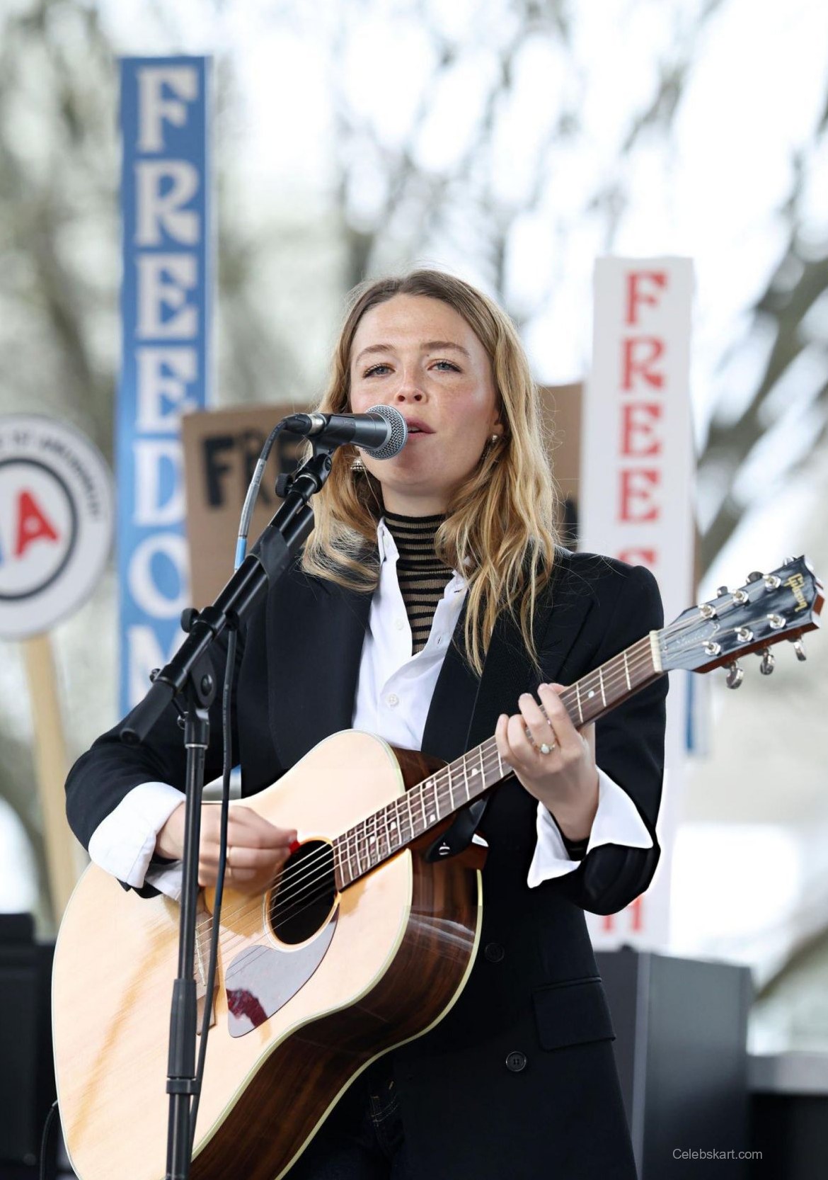 Maggie Rogers Performs At First Amendment Rally 2023 1