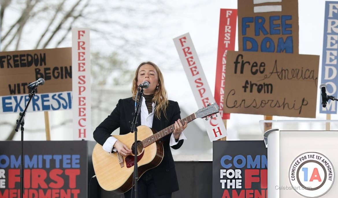 Maggie Rogers Performs At First Amendment Rally 2023 6