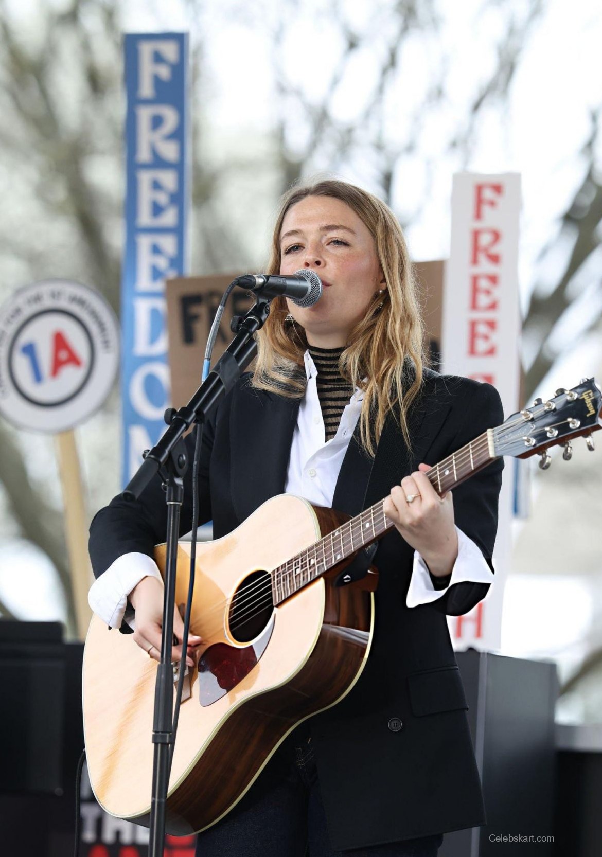 Maggie Rogers Performs At First Amendment Rally 2023 7