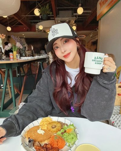 Makoto Minami spotted in stylish look during Instagram post