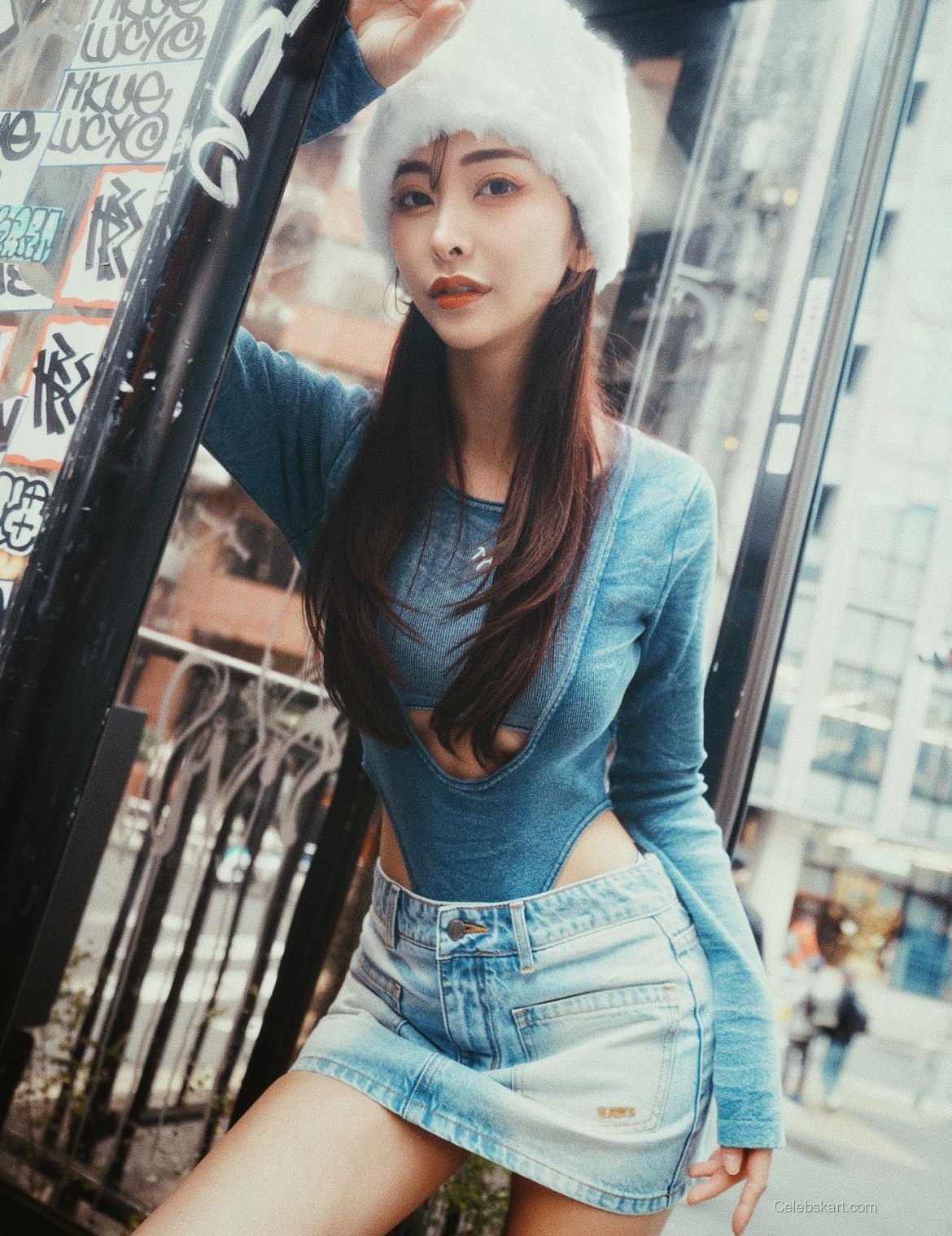 Makoto Minami Phone Booth Photoshoot, March 2026 4