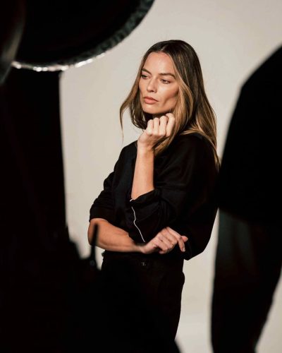 Margot Robbie Red Carpet Look For Chanel 25 Handbag 2026 11