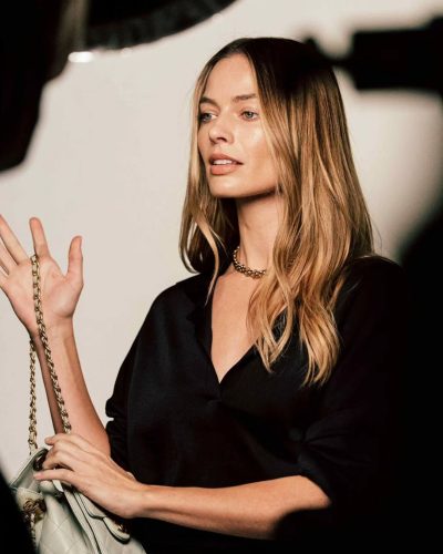 Margot Robbie Red Carpet Look For Chanel 25 Handbag 2026 3