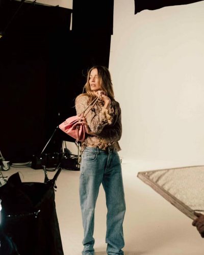 Margot Robbie Red Carpet Look For Chanel 25 Handbag 2026 4