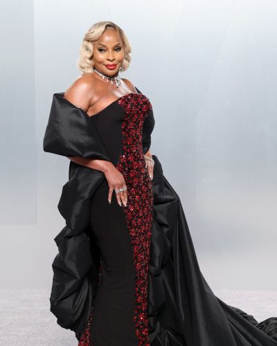 Mary J stuns in stylish look at appearance 2026