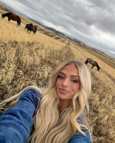 Miranda Hope turns heads in stylish look