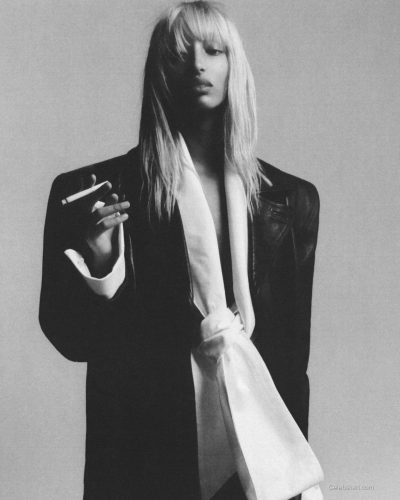 Mona Tougaard showcases stylish look