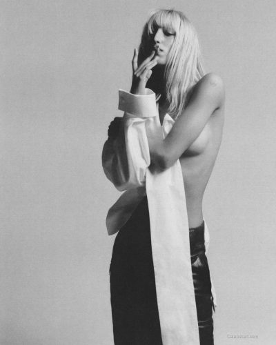 Mona Tougaard looks stunning in stylish look