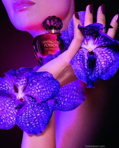 Monica Bellucci turns heads in stylish look