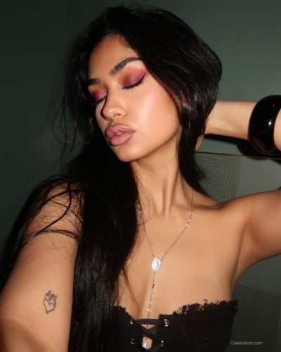 Naaz Torbati showcases stylish look