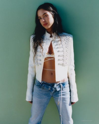 Olivia Rodrigo stuns in stylish look at appearance 2026