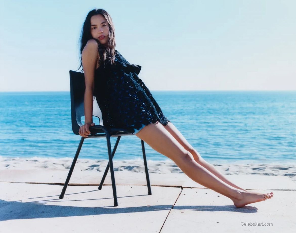 Olivia Rodrigo for British Vogue, April 2026 7