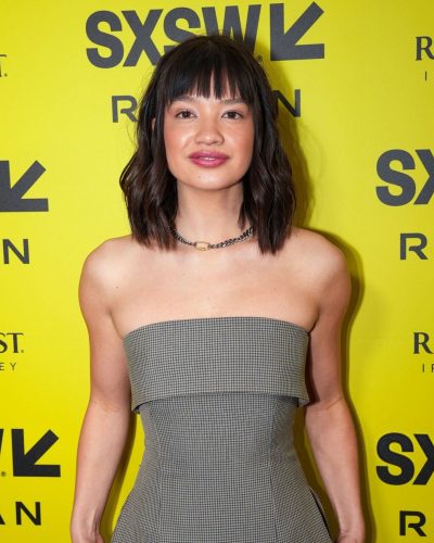 Peyton Elizabeth stuns in stylish look at premiere 2026