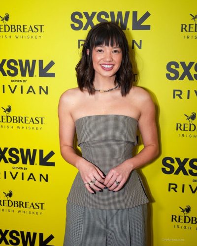 Peyton Elizabeth looks stunning in stylish look