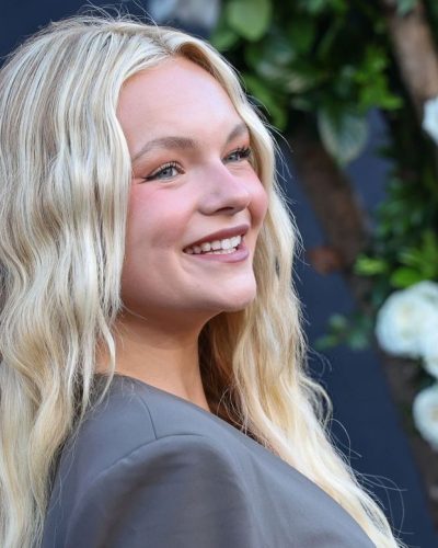 Pressley Hoshbach showcases stylish look