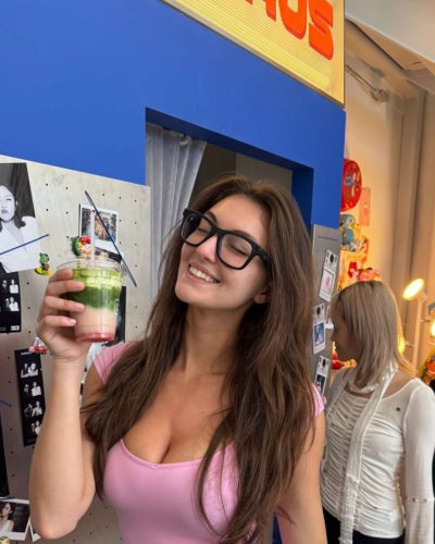 Rachel Pizzolato looks stunning in stylish look