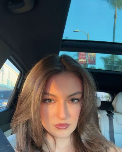 Rachel Pizzolato showcases stylish look