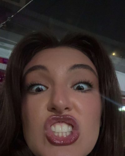 Rachel Pizzolato turns heads in stylish look