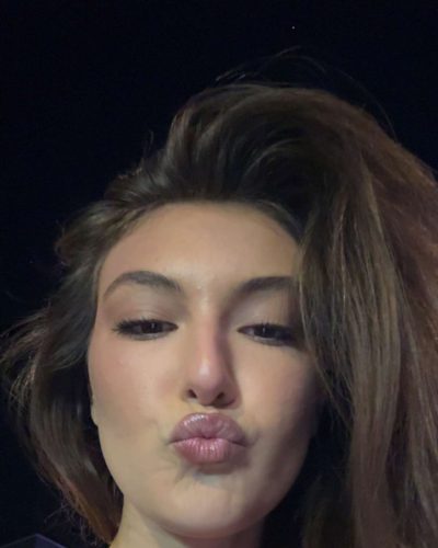 Rachel Pizzolato showcases stylish look