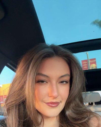 Rachel Pizzolato turns heads in stylish look