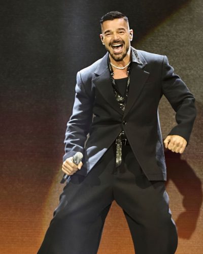 Ricky Martin turns heads in stylish look