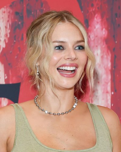 Samara Weaving showcases stylish look