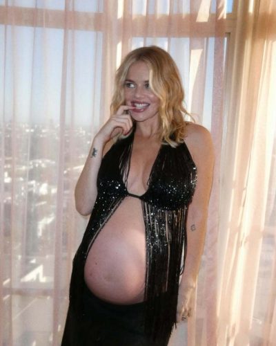Samara Weaving Shines In Stunning Pregnancy Style, September 2023