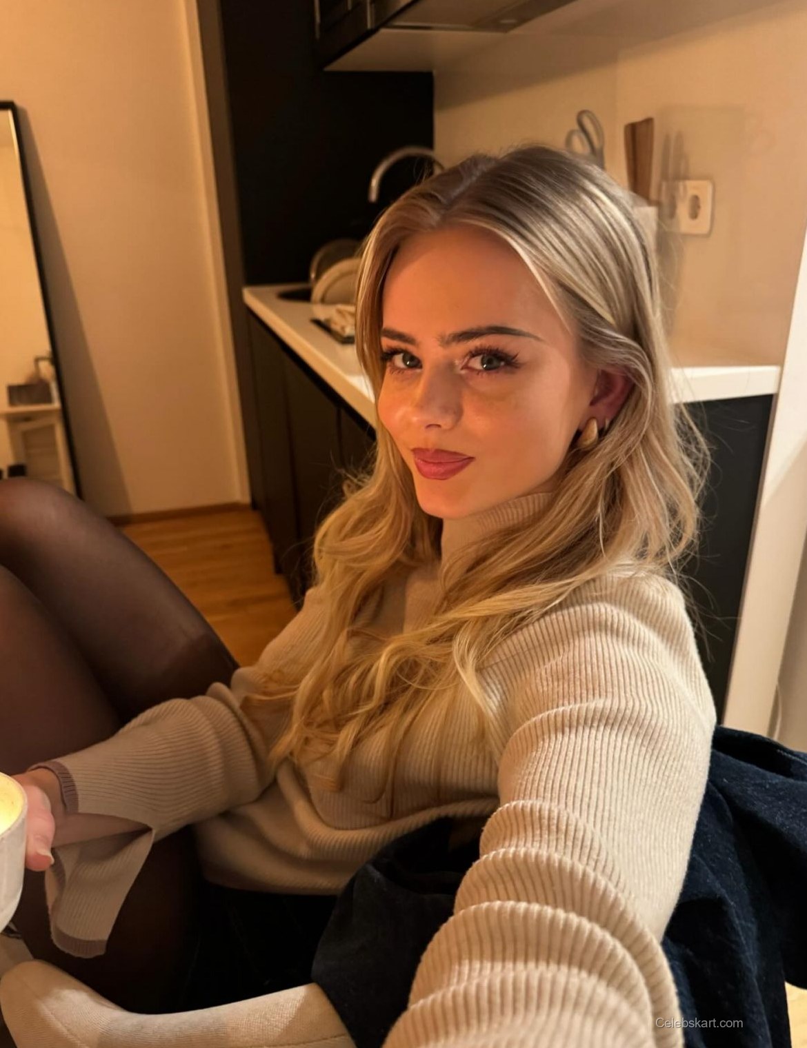 Sara Crumbleleg Instagram Moments You Need To See, March 2026 4