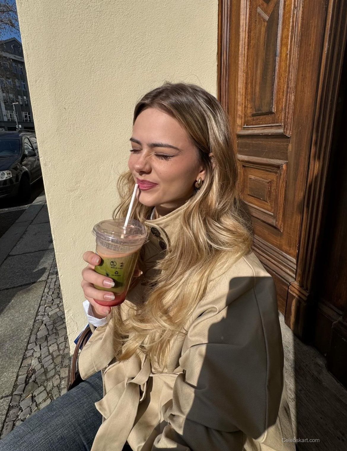 Sara Crumbleleg Instagram Photos, March 2026 4