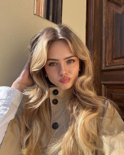 Sara Crumbleleg spotted in stylish look during Instagram post